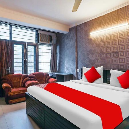 Hotel O Royal Galaxy Нью-Дели Экстерьер фото