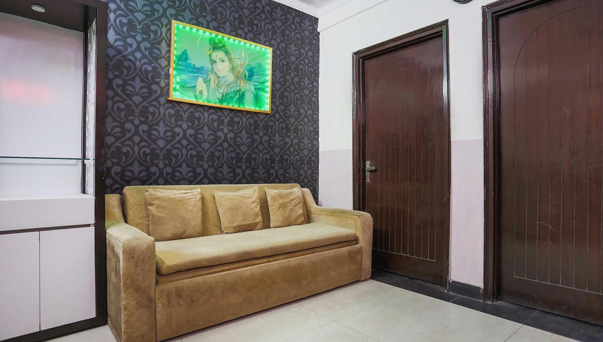 Hotel O Royal Galaxy Нью-Дели Экстерьер фото