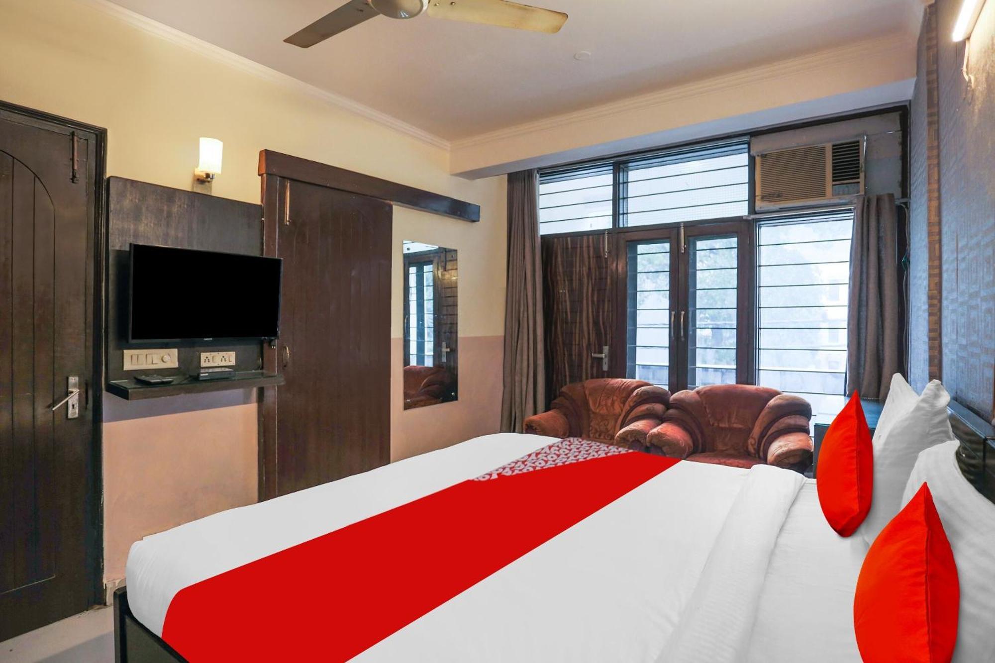 Hotel O Royal Galaxy Нью-Дели Экстерьер фото