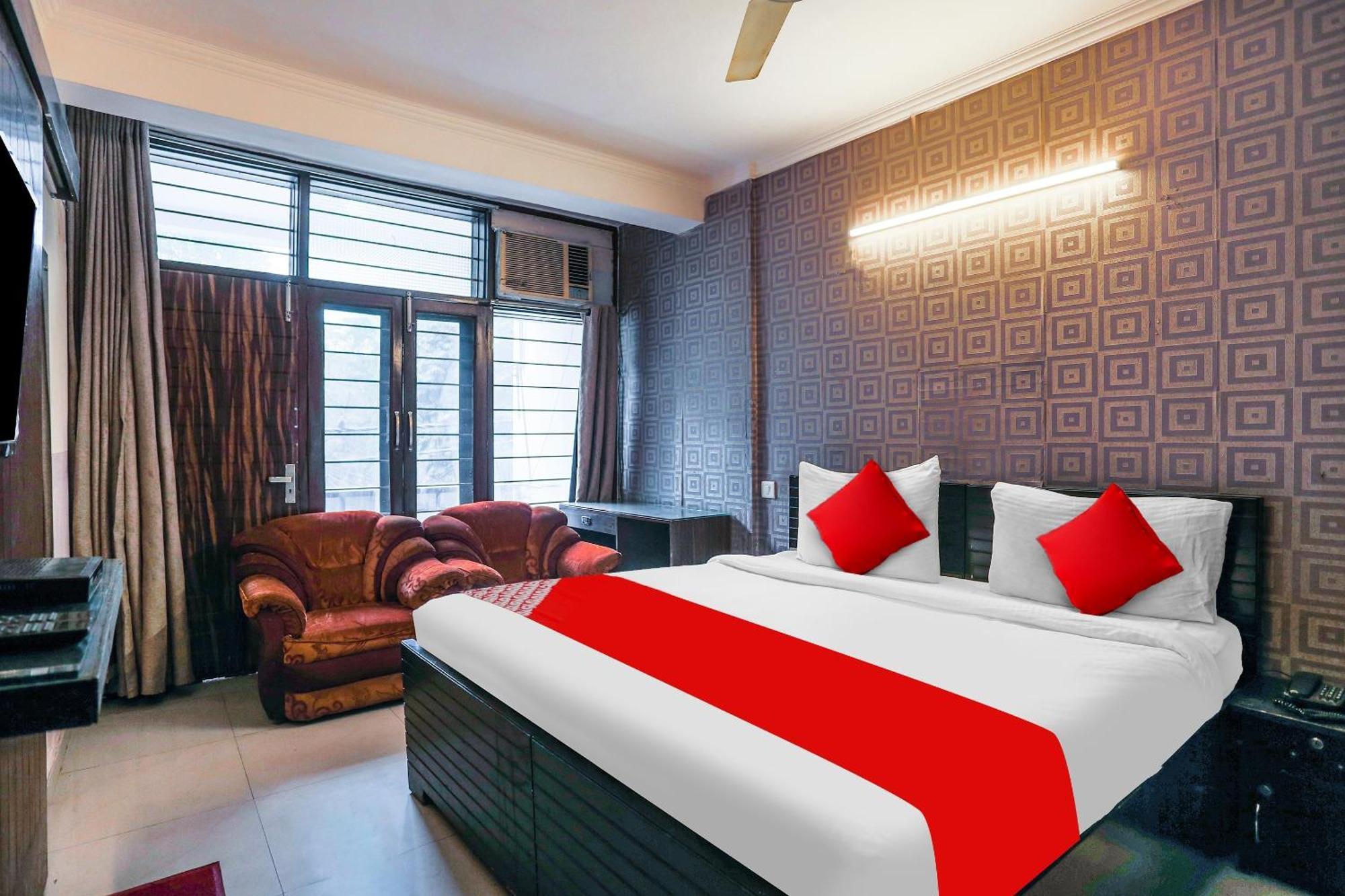 Hotel O Royal Galaxy Нью-Дели Экстерьер фото