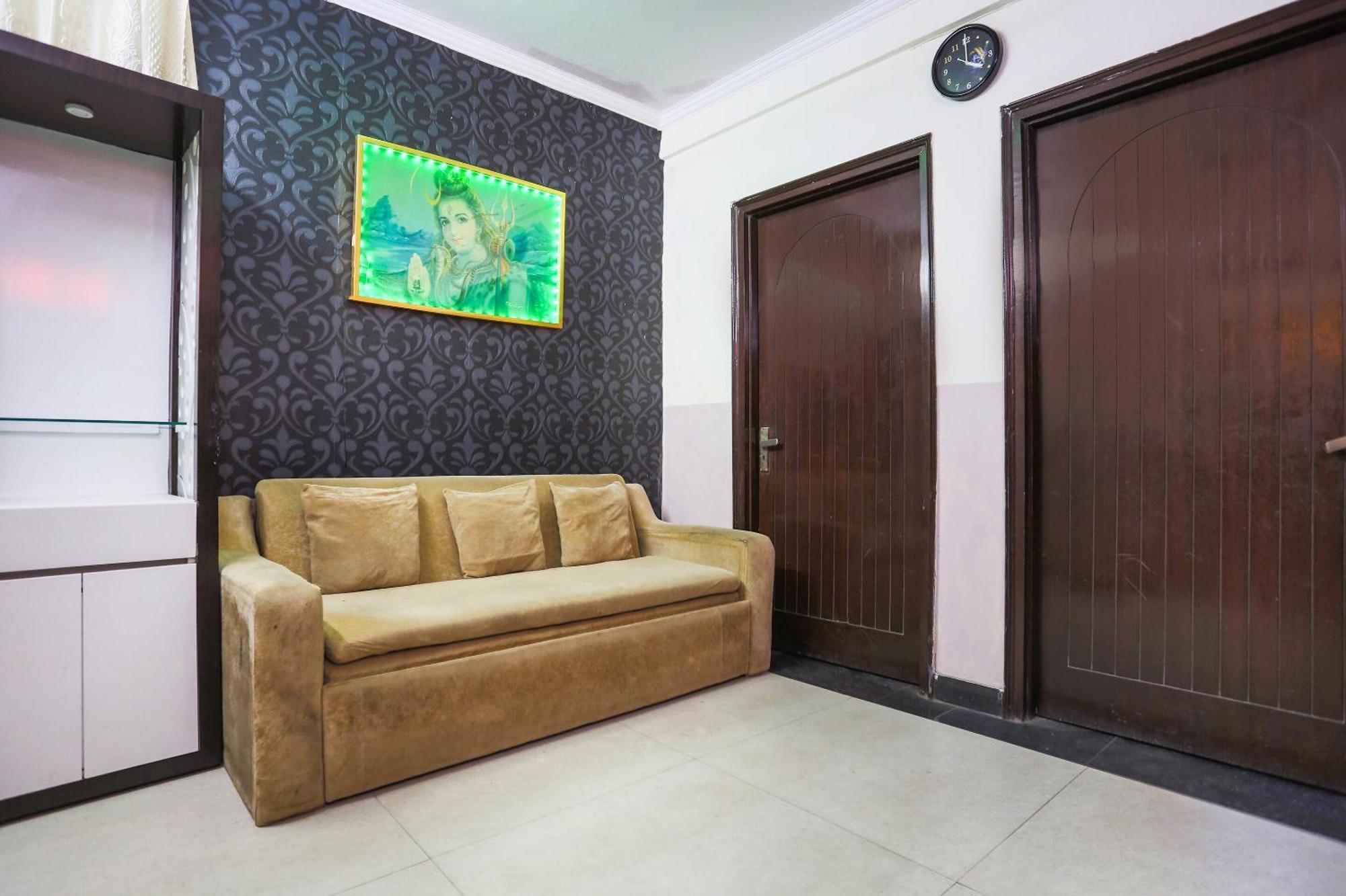 Hotel O Royal Galaxy Нью-Дели Экстерьер фото
