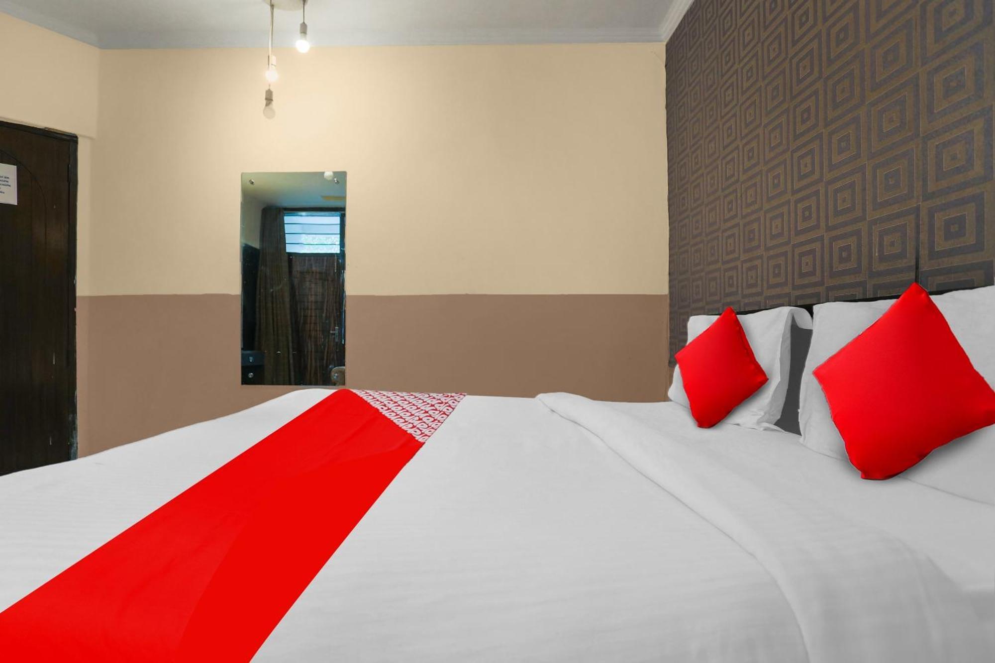 Hotel O Royal Galaxy Нью-Дели Экстерьер фото