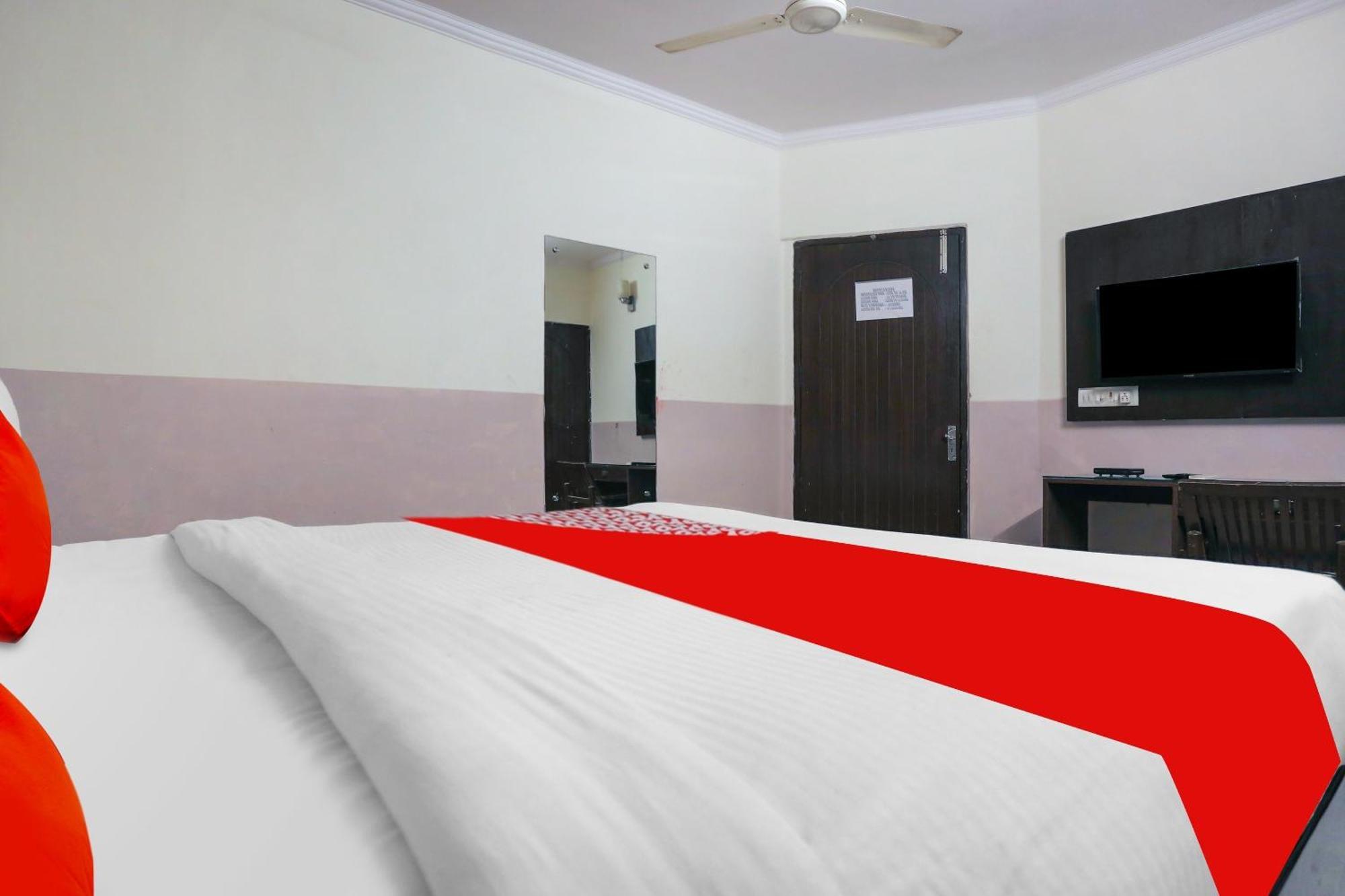 Hotel O Royal Galaxy Нью-Дели Экстерьер фото