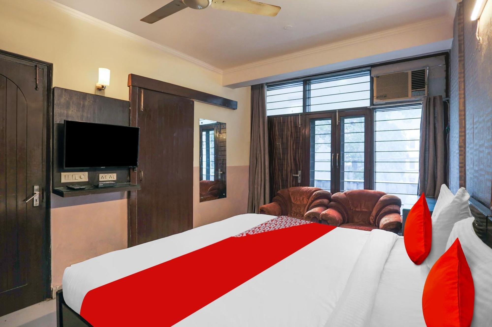 Hotel O Royal Galaxy Нью-Дели Экстерьер фото